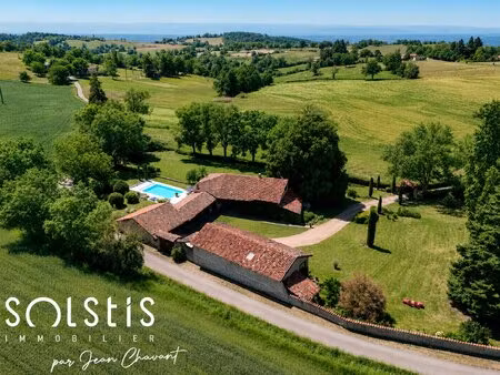 rare - corps de ferme de 257 m2 au cœur d’un parc de 5875 m2
