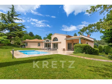 maison de luxe à vendre dans le quartier est
