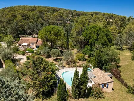 a vendre en exclusivite! maison de plain-pied avec piscine et studio indépendant.