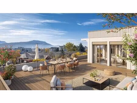 maison sur le toit avec terrasse xxl
