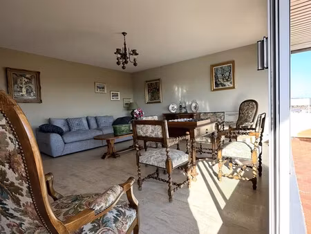 appartement grande surface en etage terrasse parking ascenceur