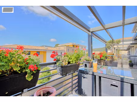 cuers- residence recente appartement t4 de 79m2 au dernier e