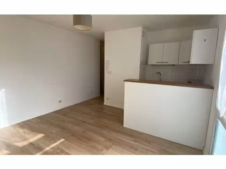 location appartement  25.33 m² t-1 à poitiers  495 €