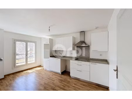 location appartement  m² t-3 à terrasson-lavilledieu  780 €