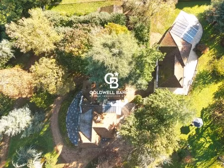 maison de caractère de 210 m² avec dépendances et piscine  proche du cher