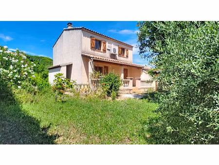 maison à vendre à caromb  3 chambres  avec jardin et garage