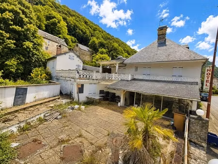 ancien hôtel avec fort potentiel