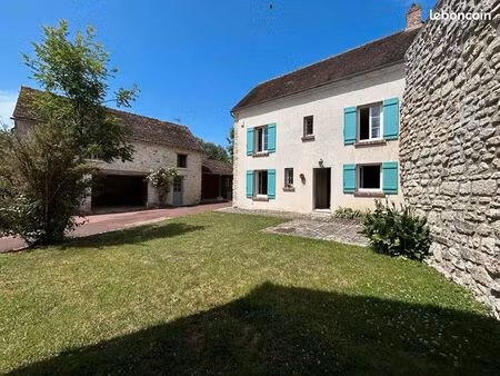 maison 7 pièces 252 m²