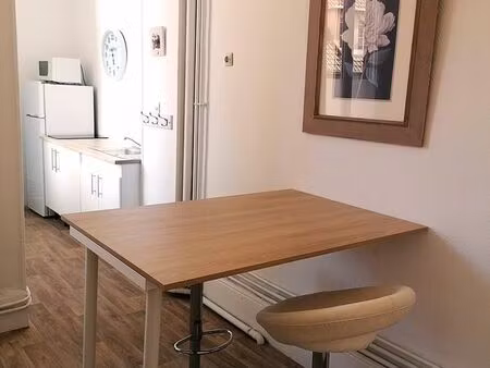 grand t2 meublé 45m2 proche iut