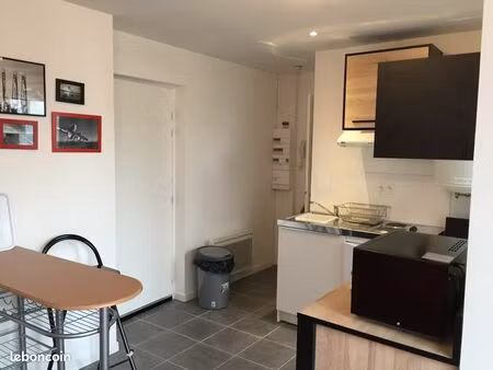 studio meublé idéalement situé