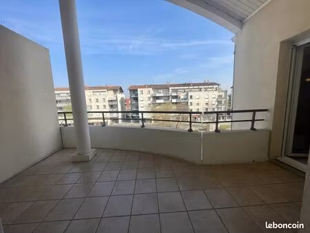 appartement t3 balcon