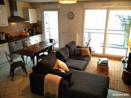 location t3 avec terrasse et box  lyon 9  direct proprietaires