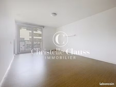 studio 1 pièce 26 m²