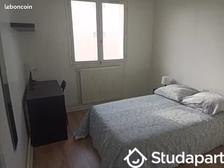 chambre 1 pièce 12 m²