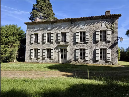 villa de luxe à vendre à sauvagnas