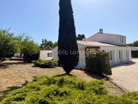 vente maison piscine à poiroux (85440) : à vendre piscine / 122m² poiroux