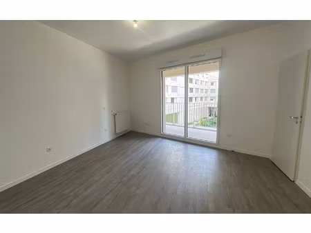location appartement  m² t-1 à bordeaux  562 €