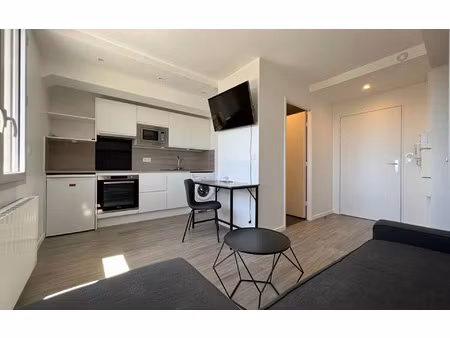 location appartement  m² t-1 à massy  805 €