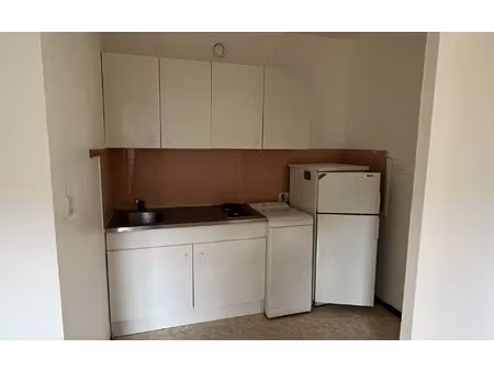 location appartement  m² t-1 à reims  550 €