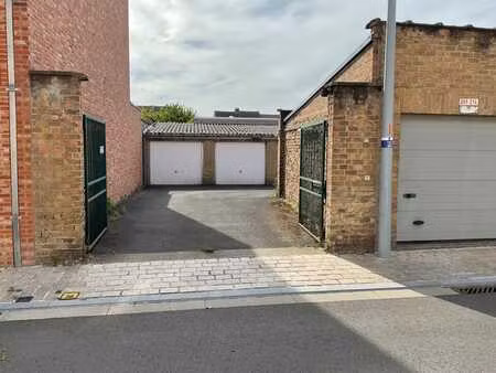 unieke kans: ruime loods met garagebox voor 5 wagens op e...