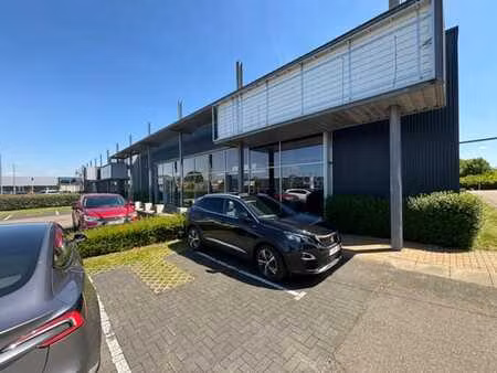 local commercial 1.296 m² à louer retailpark tongres