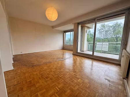 appartement à rénover de 87 m2 sh avec 1 terrasse et 1 garage à charleville