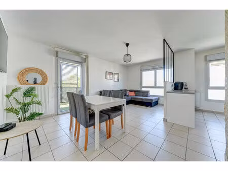 t3 de 63 m² avec terrasse centre de décines