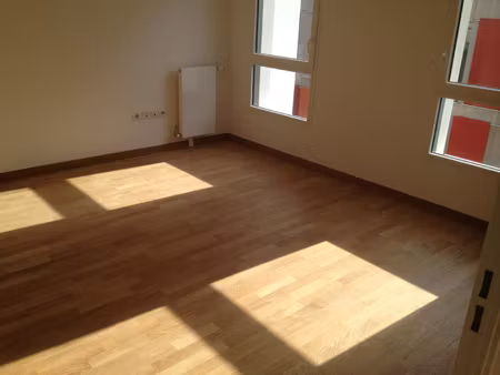 appartement 2 pieces - a deux pas de la ligne 11
