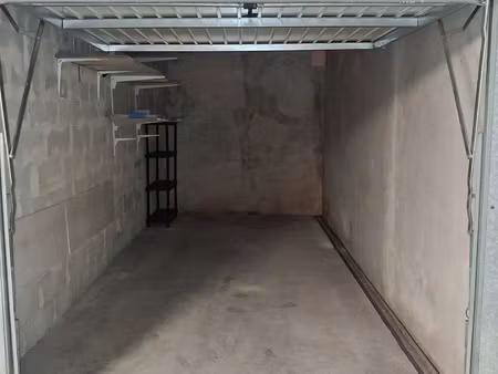 a vendre - garage ferme dans residence securise - juan les p