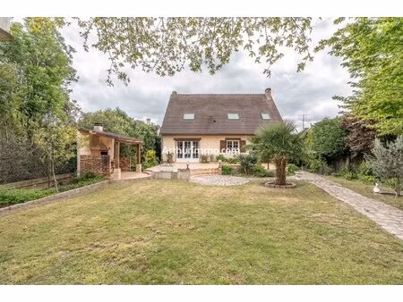 maison 6 pieces - 4 chambres - 142 m² - 3 grandes depencances -parcelle 990 m²