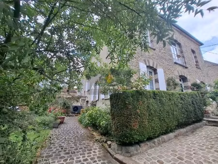 belle propriete de 275m² avec garage et terrain