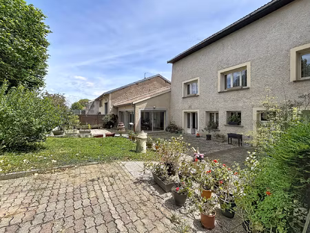 jolie maison de village