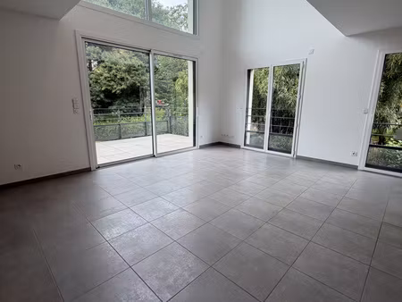 rare à la location: superbe duplex t3 annecy-le-vieux avec garage 33m²