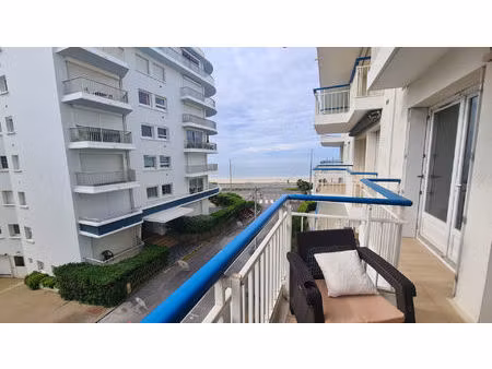la baule les pins  t3 meublé a l'année avec vue latérale mer