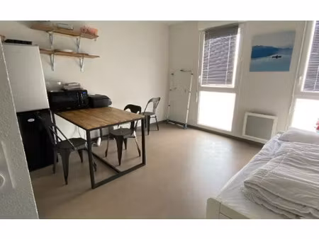 location appartement  2136 m² t-1 à la rochelle  602 €