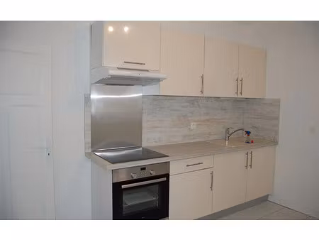 location appartement  m² t-3 à saint-satur  459 €