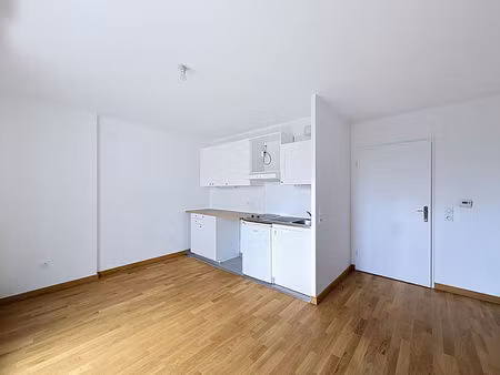 studio / f1bis avec balcon - résidence récente