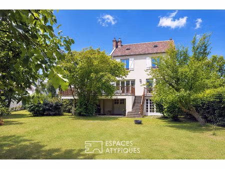 maison familiale et son jardin arboré au coeur de nemours