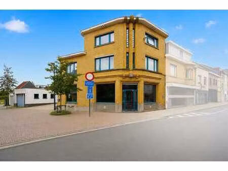 maison de commerce spacieuse avec appartement