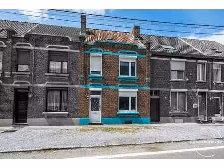 maison 2 façades idéalement située !