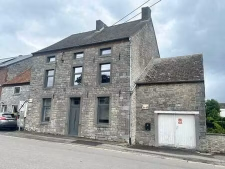 vaste maison à rénover avec entrepôt ±61m²  5ch et jardin