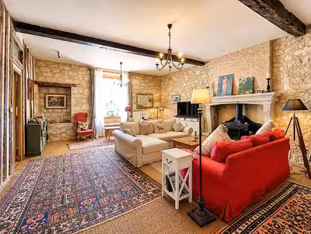 belle maison de village du 14e siècle