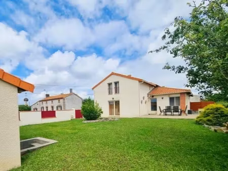 vente maison 4 pièces 130 m² vezins (49340)