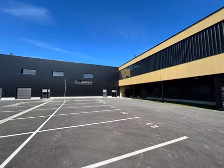 location commerce 53 m² à bétheny (51450)