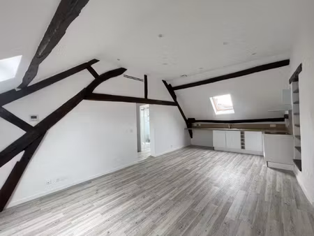 appartement t3 refait à neuf dans l 'hyper centre milly-la-f