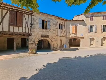 immeuble 3 pièces 80 m²