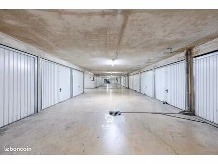 parking/box 25 m² marseille