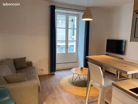 location studio meublé
