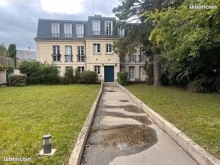 t1 meublé avec accès jardin