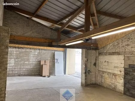 parking/box 60 m² eu